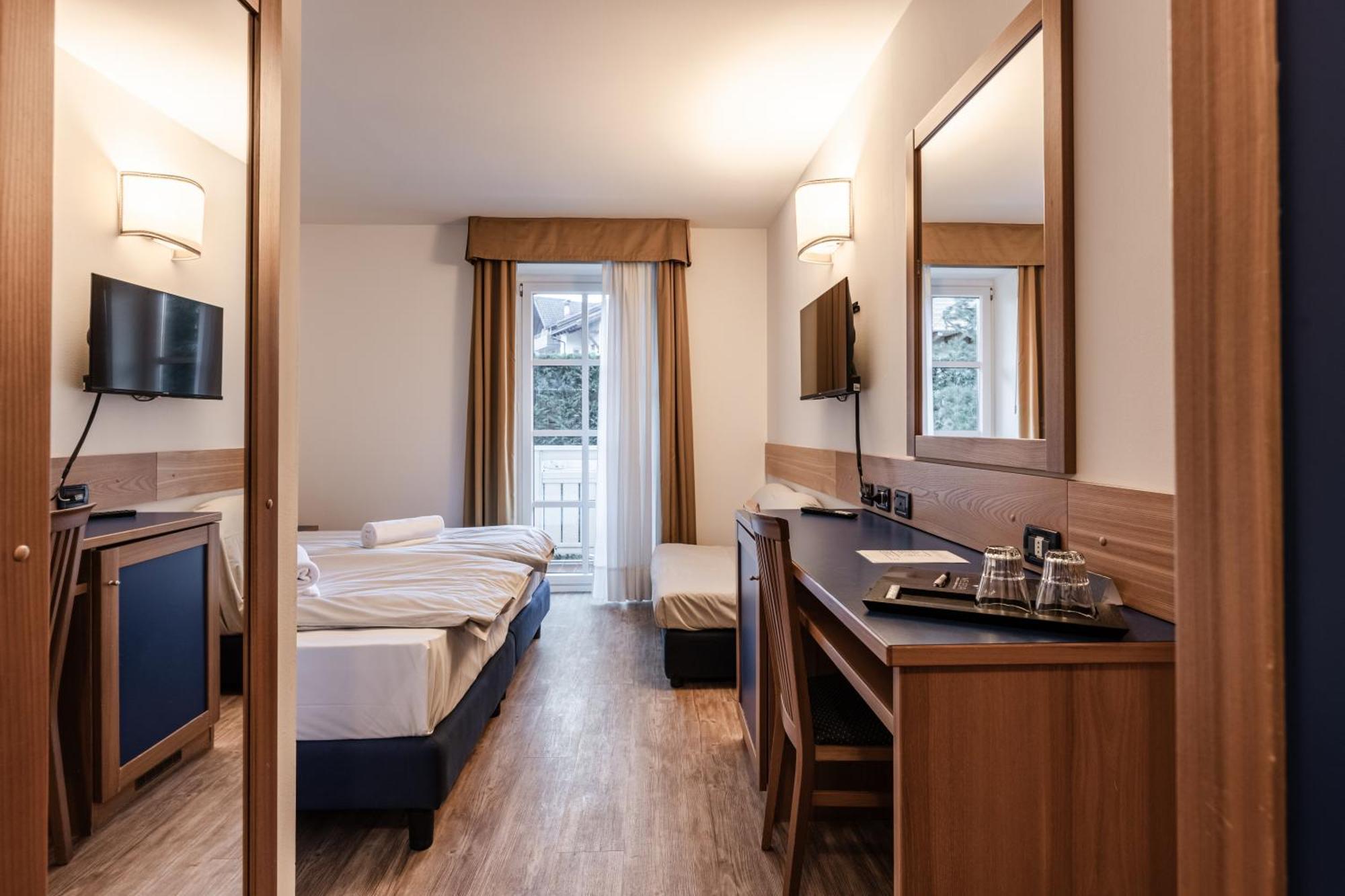 Hotel Garni Meledrio ดิมาโร ภายนอก รูปภาพ